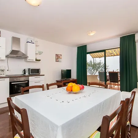 Sanja Apartment *